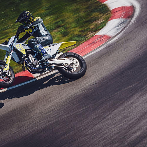 Husqvarna Motorcycles a dezvăluit noul model supermoto FS 450